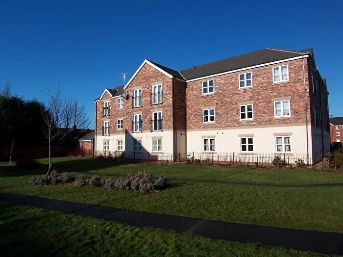 2 Bedroom Flat To Rent In Temple Court, Wakefield, West Yorkshire, WF1