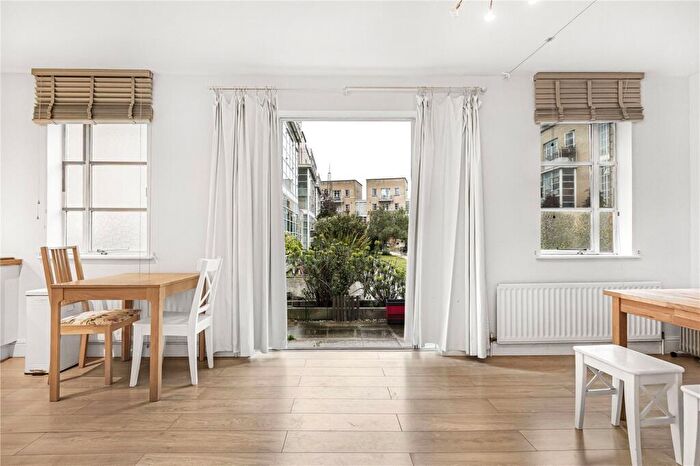 2 Bedroom Apartment To Rent In Roy Square, London, E14
