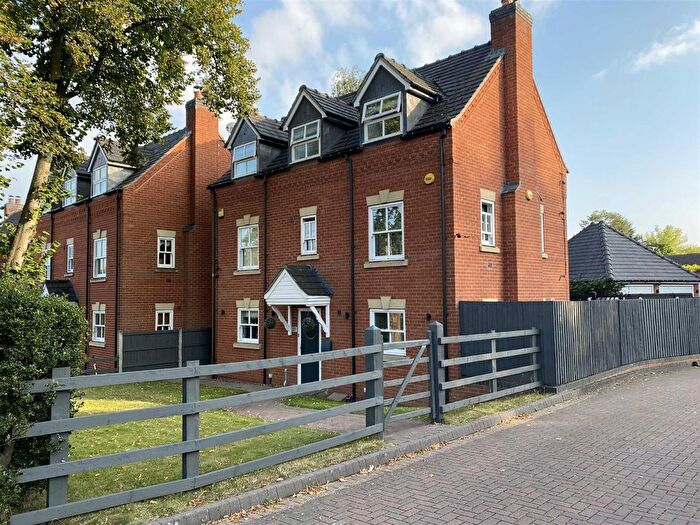 4 Bedroom Detached House To Rent In Sutton Park Gardens, Kidderminster, DY11