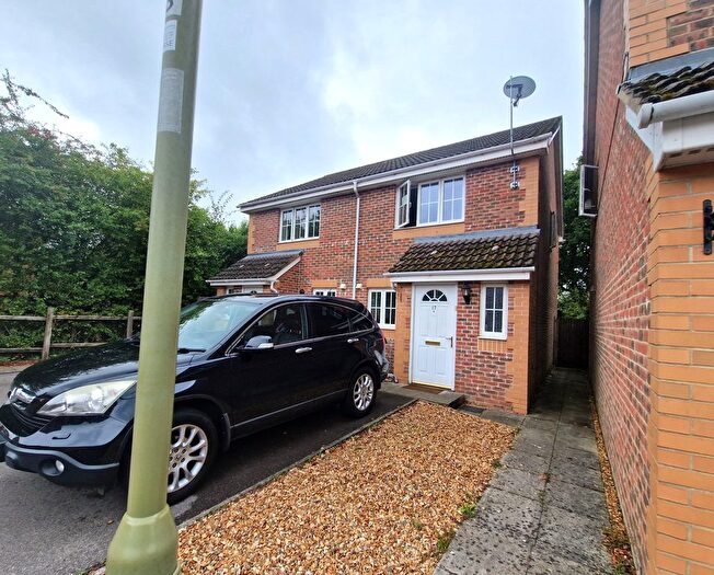 2 Bedroom Semi Detached House To Rent In Little Fox Drive, Southampton, SO31