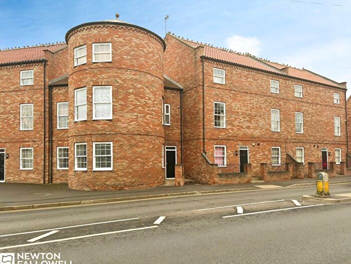 2 Bedroom Flat For Sale In Wellesley Court, Retford, DN22