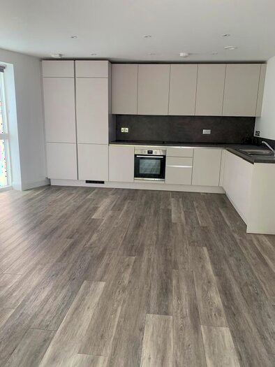 2 Bedroom Flat To Rent In Burnt Ash Lane, Bromley, BR1