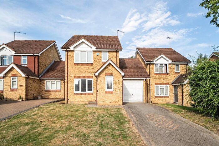 3 Bedroom Detached House For Sale In Tolcarne Drive, Pinner, HA5