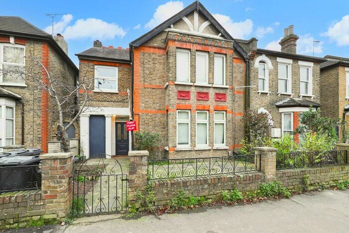 1 Bedroom Flat To Rent In Cleveland Road, South Woodford, E18