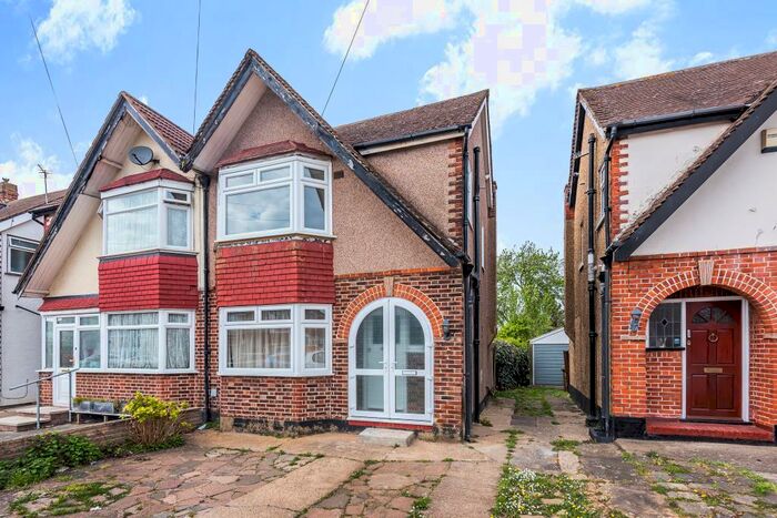 3 Bedroom Semi-Detached House To Rent In Stanmore, Greater London, HA7