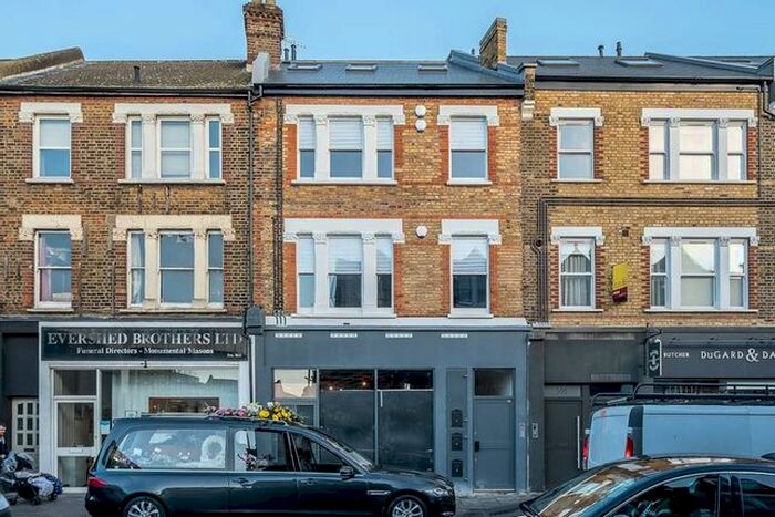 1 Bedroom Flat To Rent In Garratt Lane, London, SW18