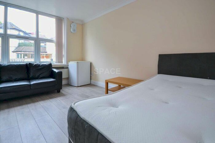1 Bedroom Studio To Rent In London Road, Reading, RG1