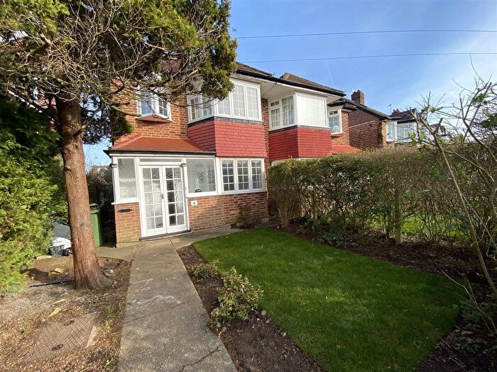 3 Bedroom Semi-Detached House To Rent In Broughton Avenue, Richmond, TW10