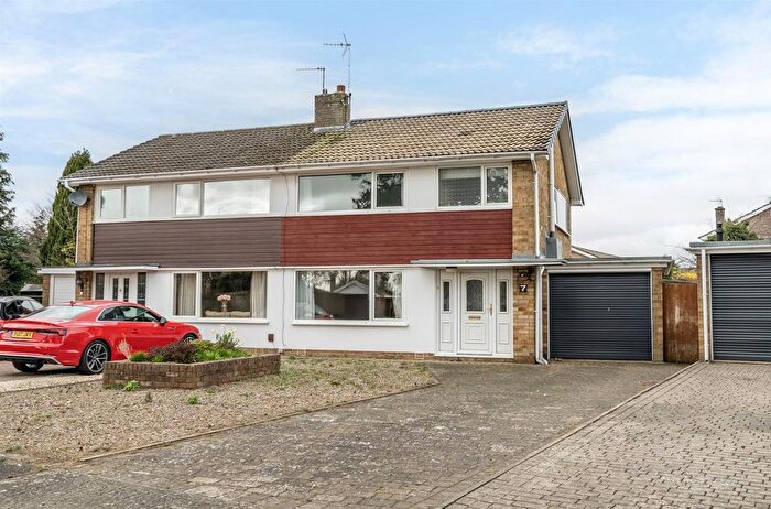 3 Bedroom Semi Detached House For Sale In Pinewood Hill, York, YO10