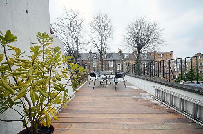 2 Bedroom Flat To Rent In Arthur Road, Islington, London, N7