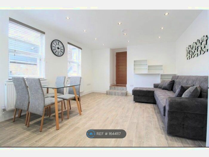 2 Bedroom Flat To Rent In Alexandra Park Road, London, N22