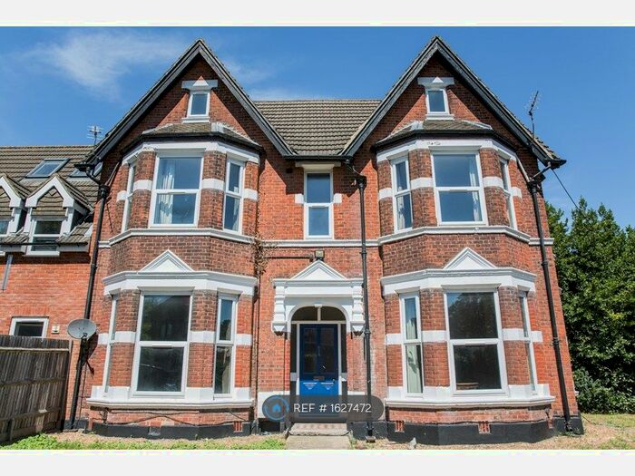 6 Bedroom Semi-Detached House To Rent In Hill Lane, Southampton, SO15