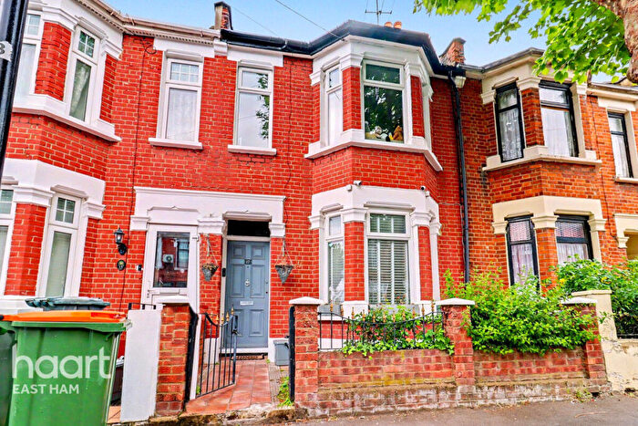 3 Bedroom Terraced House For Sale In Springfield Road, London, E6
