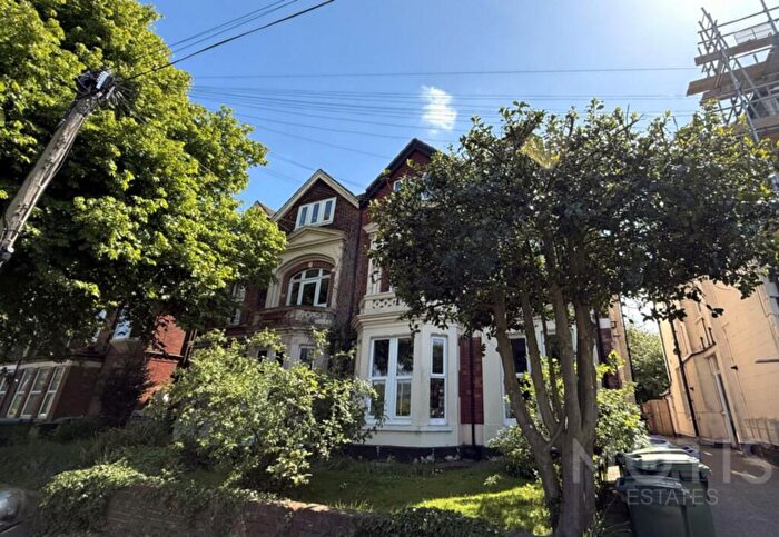 2 Bedroom Flat To Rent In Cheriton Road, Folkestone, CT19