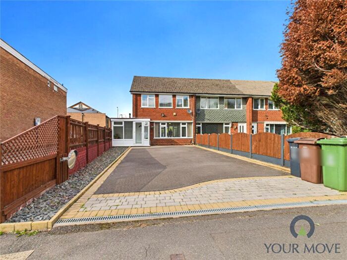 3 Bedroom End Of Terrace House For Sale In Solihull Road, Shirley, Solihull, West Midlands, B90