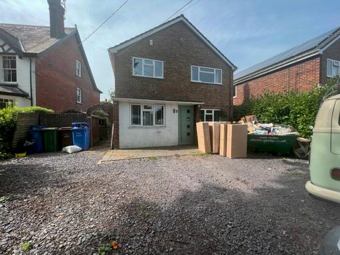 4 Bedroom Property To Rent In Prospect Road, Farnborough, GU14