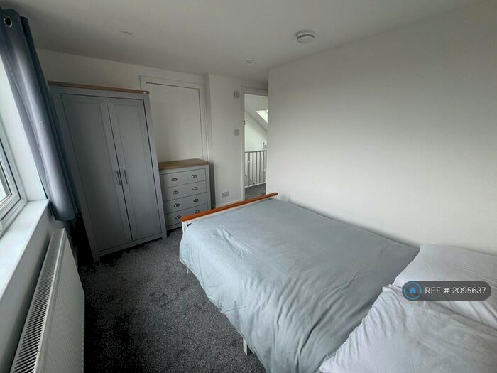 6 Bedroom Semi-Detached House To Rent In Toronto Road, Bristol, BS7