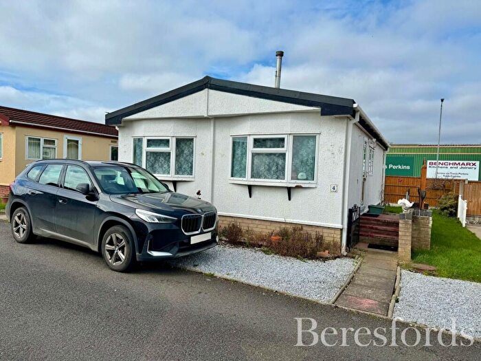 2 Bedroom Detached House For Sale In Grange Farm Park, Whitehall Road, CO2