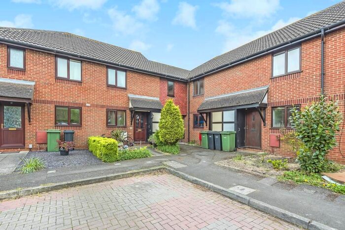 3 Bedroom Semi-Detached House To Rent In Didcot, Oxfordshire, OX11