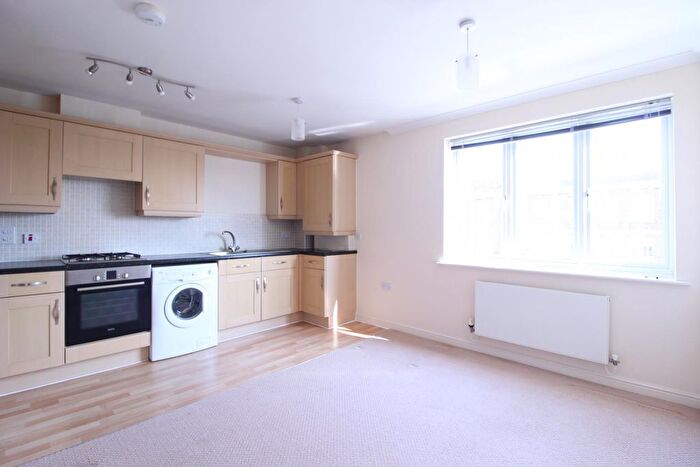 1 Bedroom Flat To Rent In Southbury Court, South Street, RM1