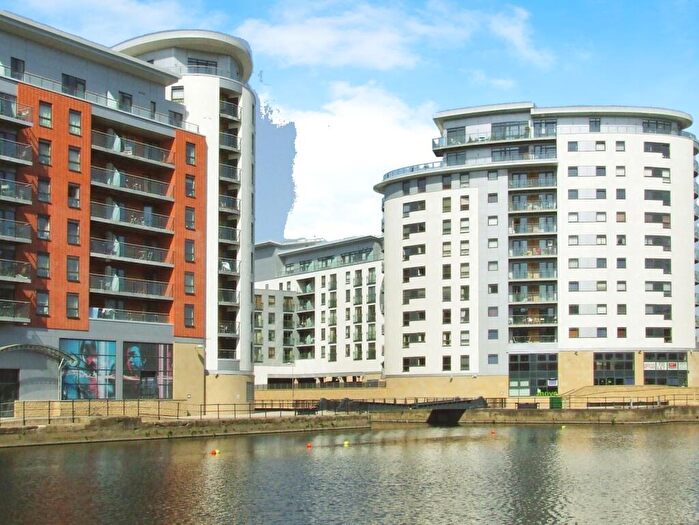 2 Bedroom Flat To Rent In Armouries Way, Leeds, West Yorkshire, Uk, LS10