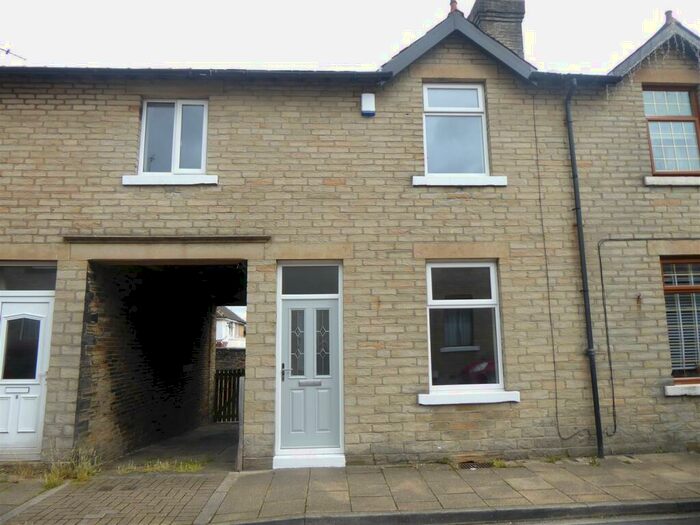 3 Bedroom House To Rent In George Street, Hipperholme, Halifax, HX3