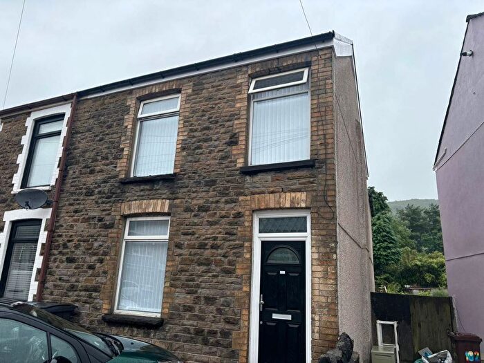3 Bedroom Property To Rent In New Road, Skewen, Neath, SA10