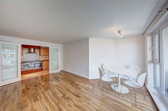 2 Bedroom Flat To Rent In Compass House, Smugglers Way, Wandsworth, SW18