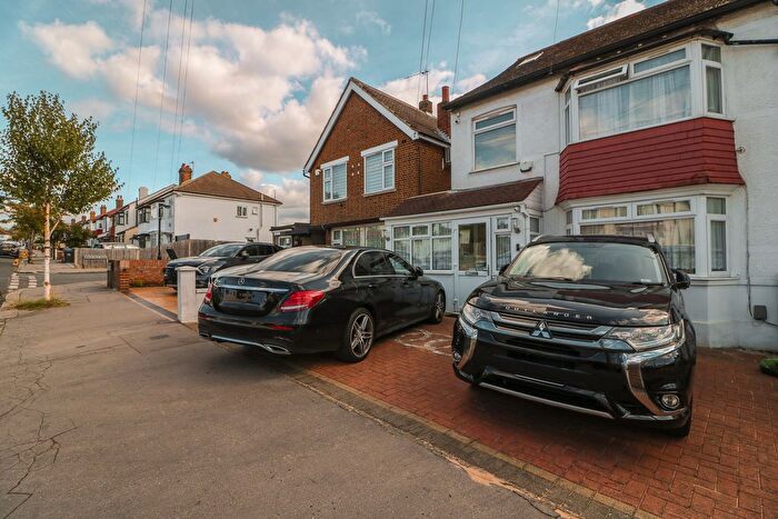 3 Bedroom Flat To Rent In Georgia Road, Thornton Heath, CR7