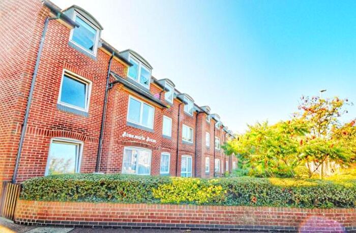 1 Bedroom Flat To Rent In Goring Road, Goring-by-Sea, Worthing, BN12