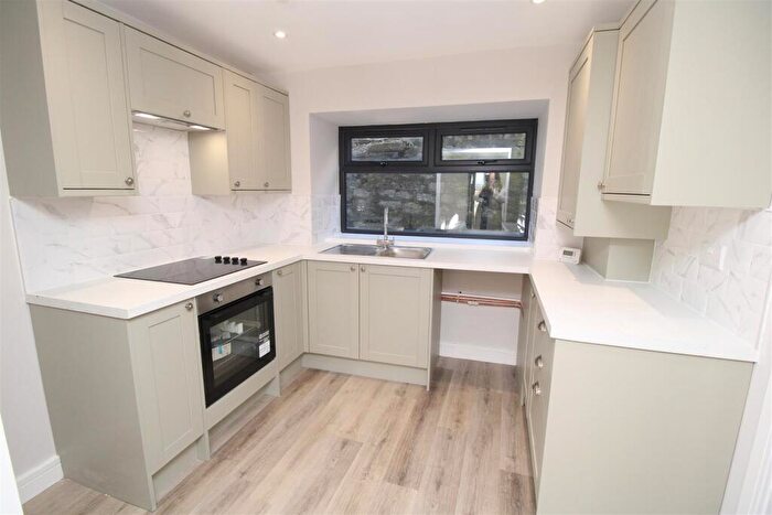 3 Bedroom End Of Terrace House To Rent In Ystrad Road, Pentre, CF41