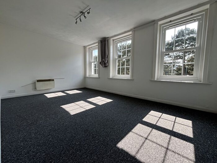 2 Bedroom Flat To Rent In Portsbridge Court, A Westover Road, Bournemouth, BH1