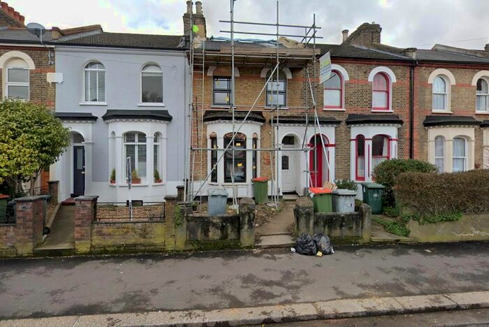 4 Bedroom Flat To Rent In Sebert Road, Forest Gate, London E7