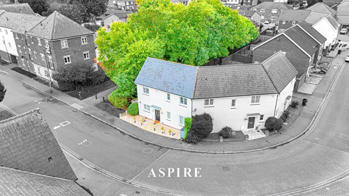 2 Bedroom Semi-Detached House For Sale In School Avenue, Laindon, Basildon, Essex, SS15