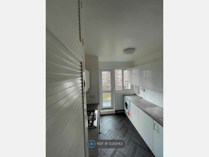 2 Bedroom Flat To Rent In Tildesley Road, London, SW15