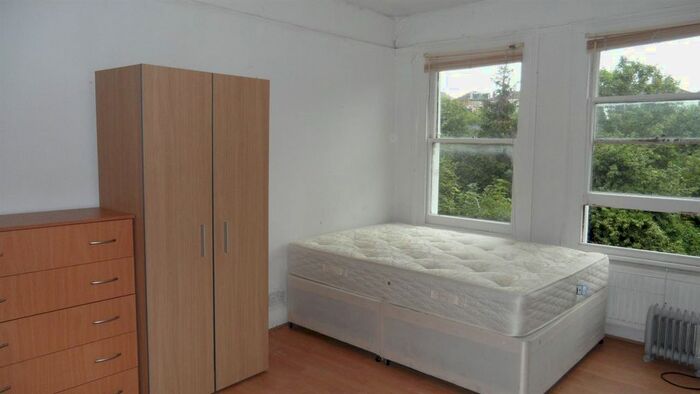 Studio To Rent In Fordwych Road, London, NW2