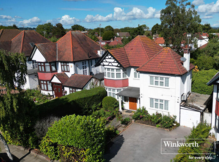 4 Bedroom Detached House For Sale In Wembley Park Drive, Wembley, Middlesex, HA9