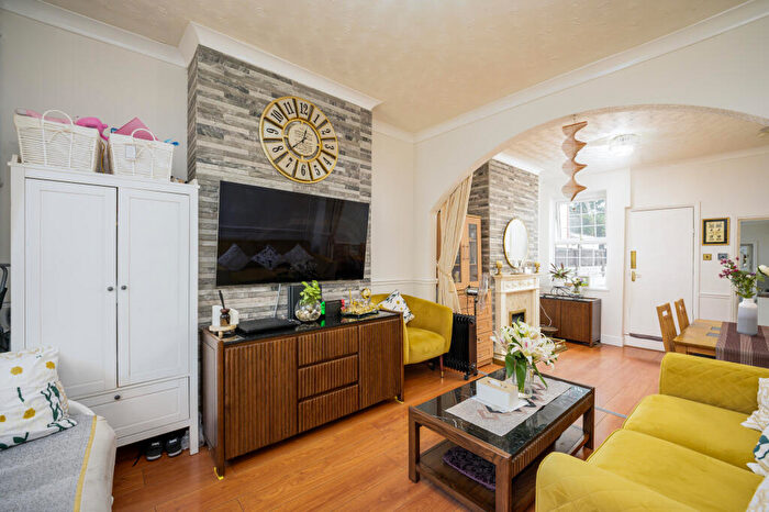 3 Bedroom Terraced House For Sale In Oldknow Road, Birmingham, B10