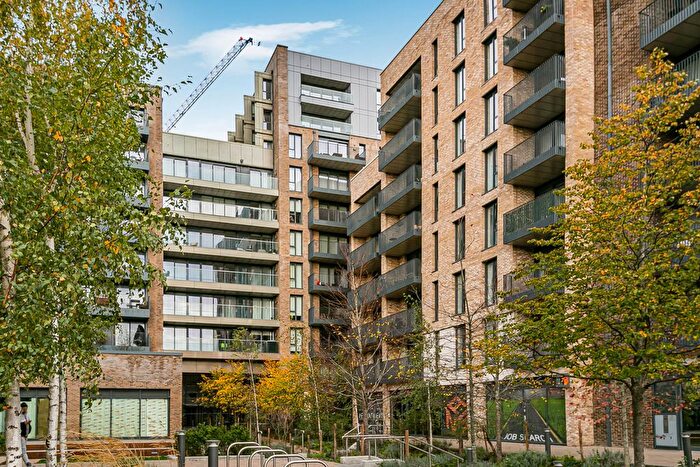 2 Bedroom Flat For Sale In High Street, Staines-Upon-Thames, Surrey, TW18