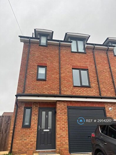 3 Bedroom Semi Detached House To Rent In Eddy Road, Aldershot, GU12