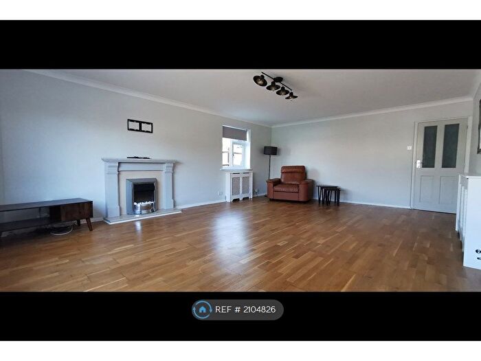 3 Bedroom Semi-Detached House To Rent In Eastleigh, Eastleigh, SO50