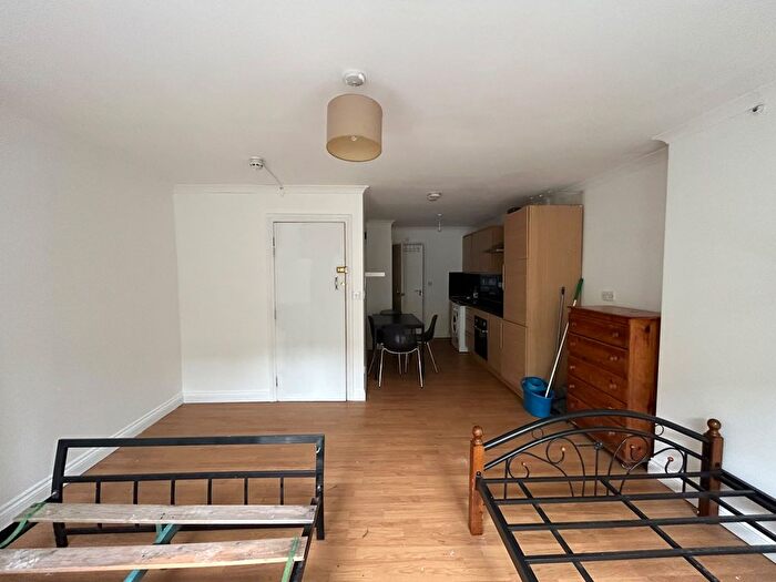 1 Bedroom Flat To Rent In Walworth Road, SE17