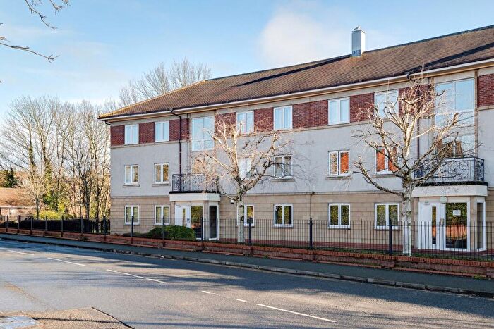 2 Bedroom Flat To Rent In Duchess Place, Chester, CH2