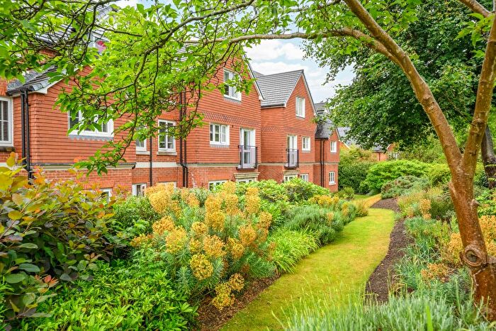 1 Bedroom Flat To Rent In Leatherhead Road, Ashtead, KT21