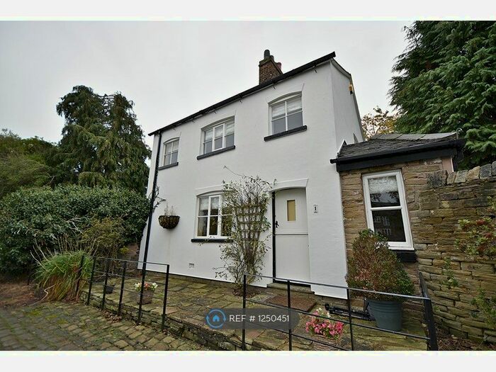 2 Bedroom Detached House To Rent In Canal Side, Macclesfield, SK11