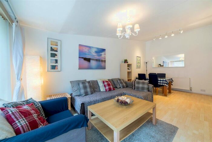 3 Bedroom Semi-Detached House To Rent In Henry Square, Sandyford, Newcastle Upon Tyne, NE2