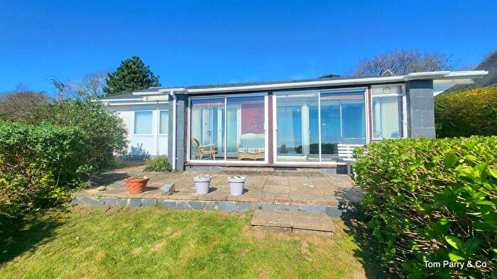 3 Bedroom Detached Bungalow For Sale In Llwyn Y Gadair, LLanfair, LL46