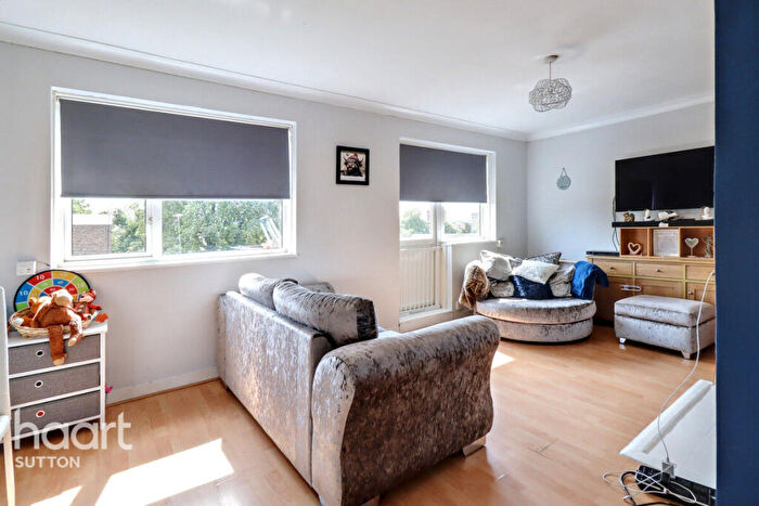 3 Bedroom Flat For Sale In Oakhill Road, Sutton, SM1