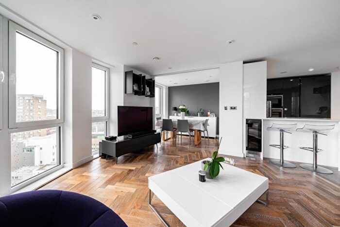 2 Bedroom Apartment To Rent In Eagle Point, City Road, London, EC1V