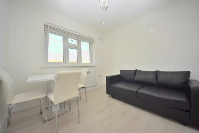 1 Bedroom Flat To Rent In Fullwell Avenue, Clayhall, IG5